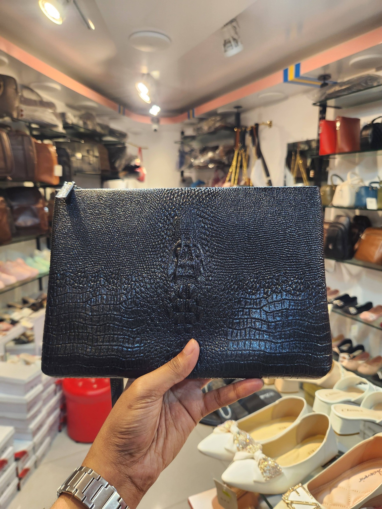 Trendy Crocodile Pattern Soft Leather Clutch Men's Large - black - Image 5