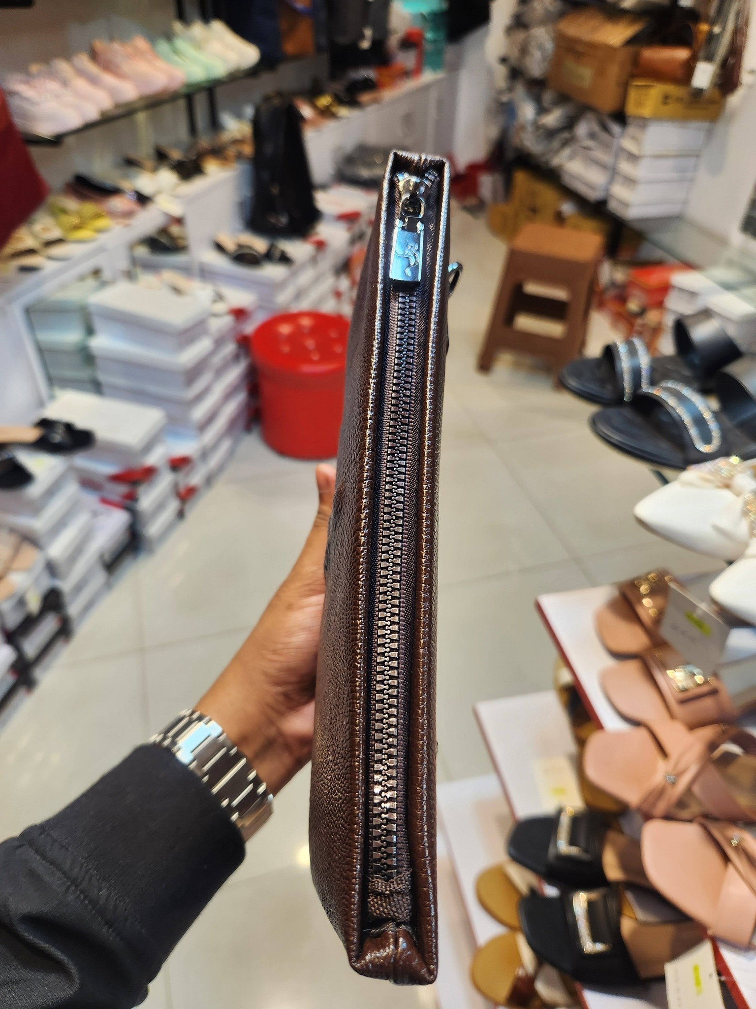 Trendy Crocodile Pattern Soft Leather Clutch Men's Large - black - Image 3